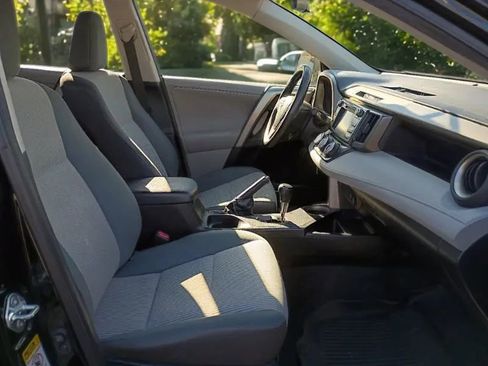 Used 2013 Toyota RAV4 LE image 14