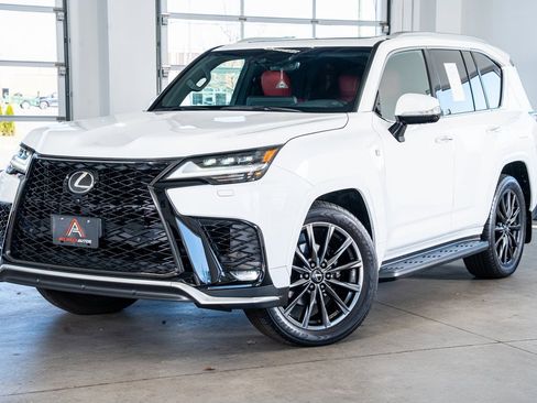 Used 2024 Lexus LX 600 F Sport image 2