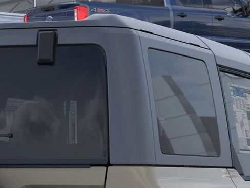 New 2025 Ford Bronco Base image 25