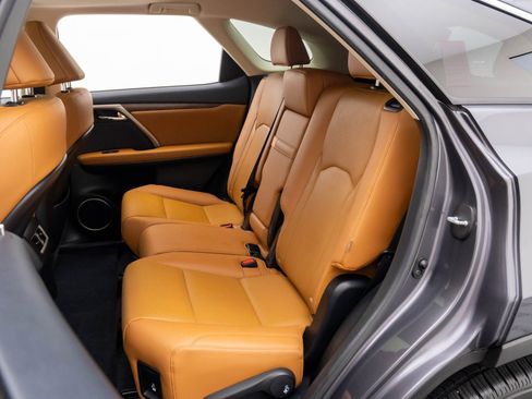 Used 2022 Lexus RX 350L Premium w/ Premium Package image 18