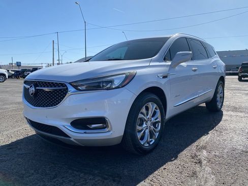 Used 2019 Buick Enclave Avenir w/ Avenir Technology Package FWD image 2