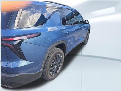 Used 2024 Chevrolet Traverse LT w/ Midnight/Sport Edition AWD/4WD image 8
