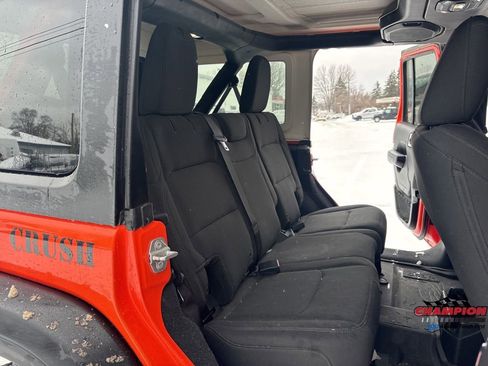 Used 2018 Jeep Wrangler Unlimited Sport S image 33