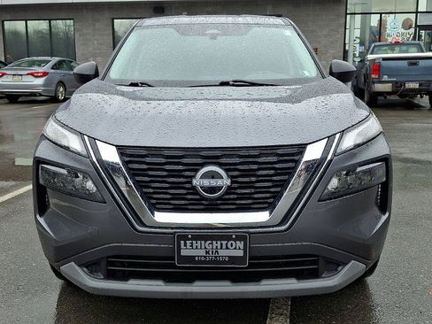 Used 2023 Nissan Rogue S image 2