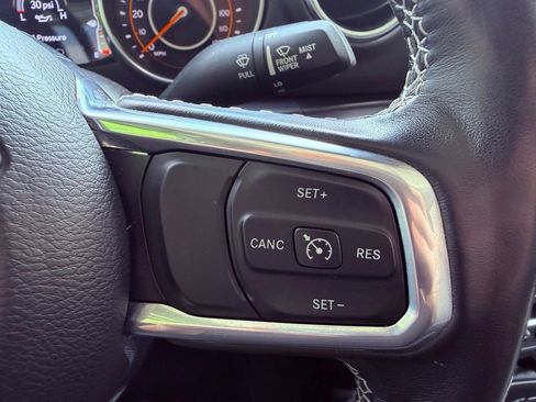 Used 2021 Jeep Gladiator Overland AWD/4WD image 19