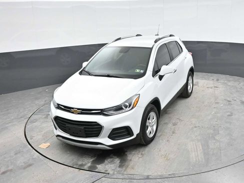 Used 2019 Chevrolet Trax LT w/ LT Convenience Package FWD image 32