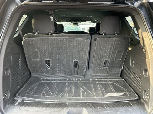 Used 2023 Chevrolet Tahoe LS image 11