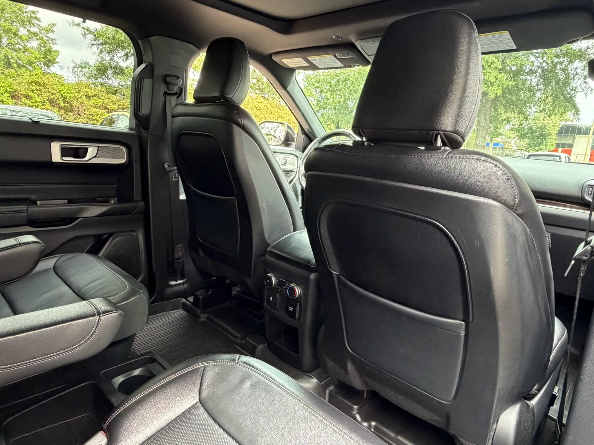 Used 2020 Ford Explorer Limited w/ Class III Trailer Tow Package AWD/4WD image 15