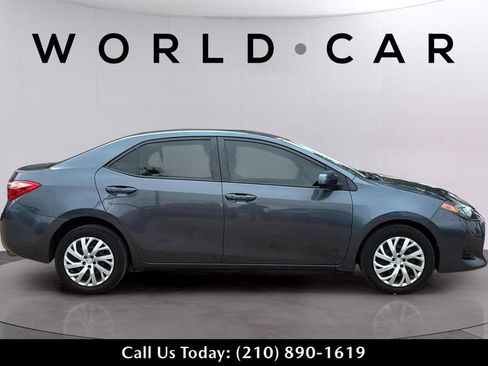 Used 2018 Toyota Corolla LE image 17