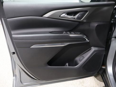 Used 2024 Chevrolet Traverse LT image 13