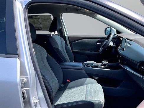 Used 2022 Nissan Rogue SV AWD/4WD image 7