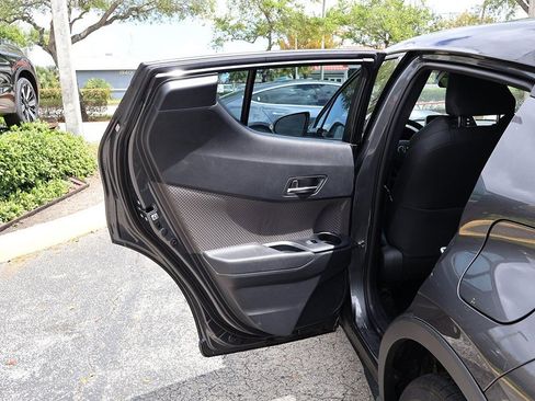 Used 2022 Toyota C-HR Limited image 23