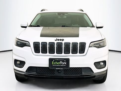 Used 2021 Jeep Cherokee Latitude Plus image 2
