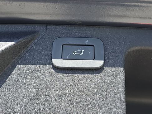 Certified 2025 Land Rover Discovery Sport Dynamic SE AWD/4WD image 16
