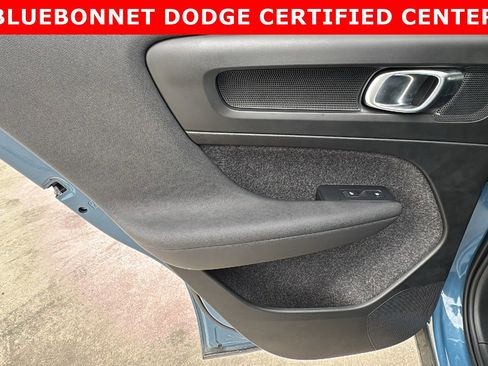 Used 2023 Volvo XC40 B5 Plus w/ Protection Package Premier image 16