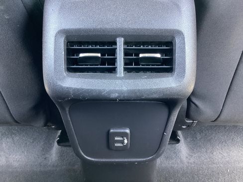 Used 2022 Chevrolet Equinox LT FWD image 27