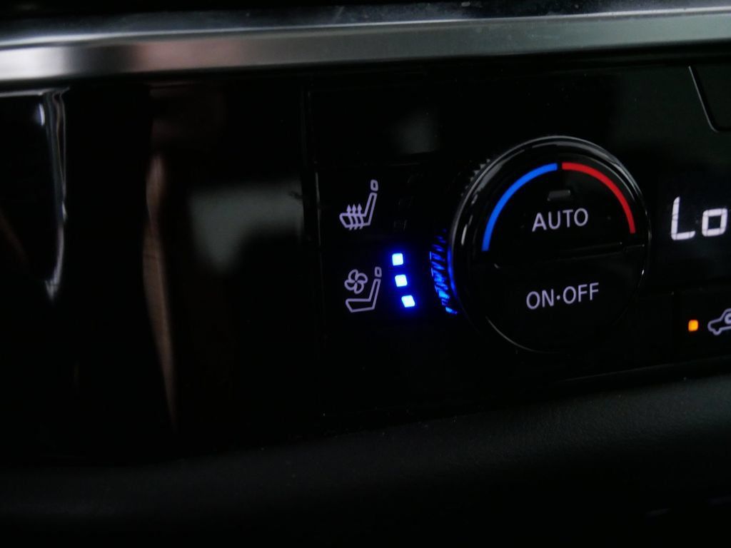 Used 2023 Nissan Pathfinder Platinum AWD/4WD image 24