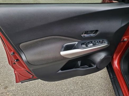 Used 2020 Nissan Kicks SV image 15