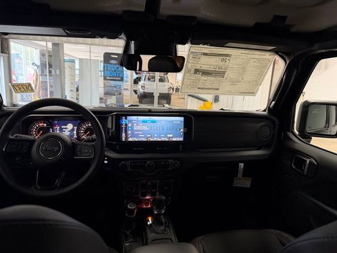 New 2026 Jeep Wrangler Unlimited Rubicon w/ Xtreme 35 Tire Package image 16