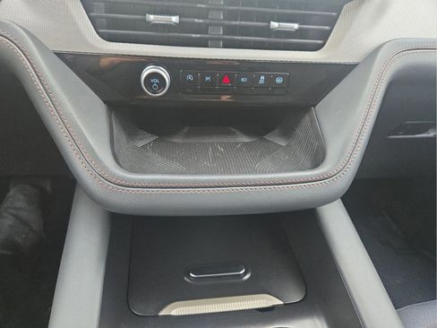 Used 2025 Ford Explorer Active image 16