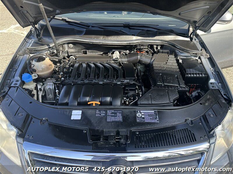 Used 2008 Volkswagen Passat VR6 FWD image 28