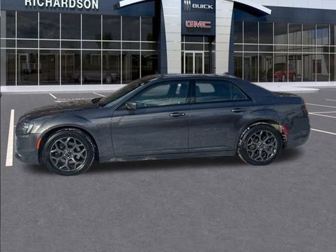Used 2018 Chrysler 300 S image 4