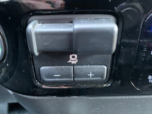 Used 2023 Chevrolet Silverado 1500 ZR2 w/ Technology Package AWD/4WD image 22