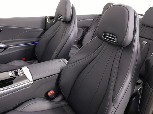 Used 2024 Mercedes-Benz CLE 300 4MATIC Cabriolet image 35