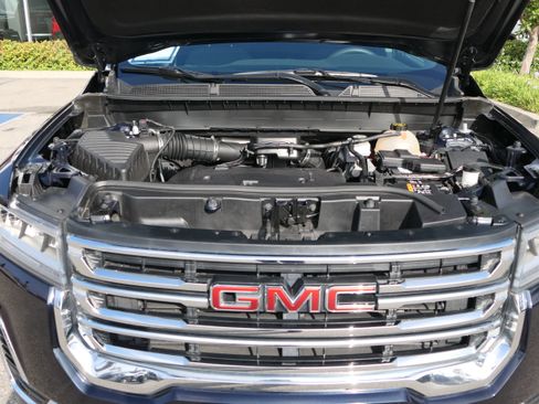 Used 2021 GMC Acadia SLE w/ Driver Convenience Package FWD image 29