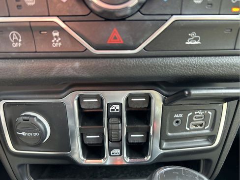 Certified 2024 Jeep Wrangler Unlimited Sport AWD/4WD image 29