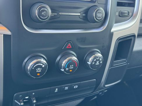 Used 2016 RAM 2500 SLT image 29