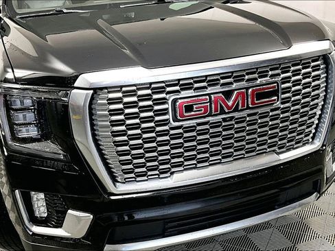 Used 2024 GMC Yukon XL Denali image 29