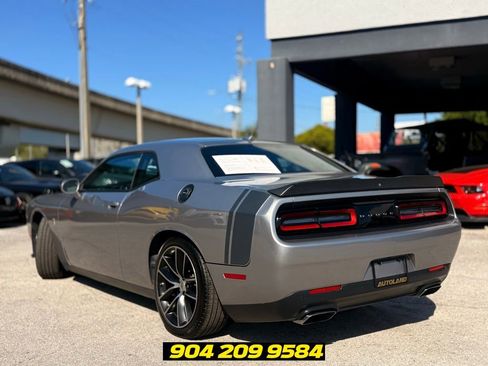 Used 2018 Dodge Challenger R/T Scat Pack w/ Leather Interior Group RWD image 6
