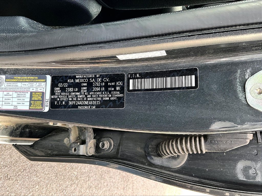 Used 2022 Kia Forte LXS FWD image 9