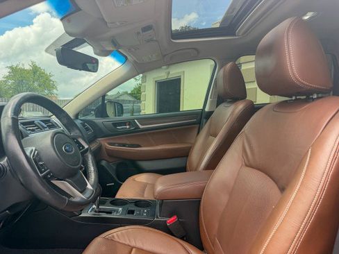 Used 2018 Subaru Outback 2.5i Touring w/ Popular Package #3 AWD/4WD image 5