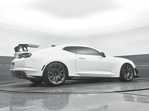 Used 2019 Chevrolet Camaro ZL1 RWD image 29