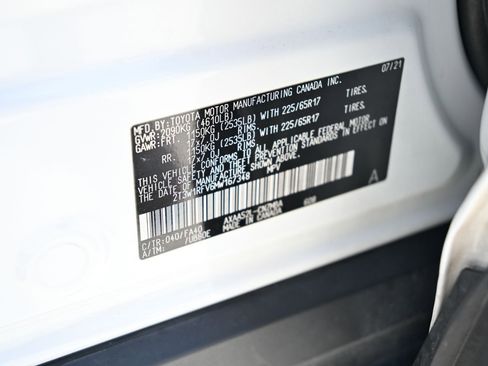 Used 2021 Toyota RAV4 XLE w/ Convenience Package FWD image 34