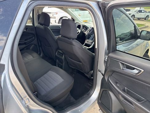 Used 2022 Ford Edge SE image 13