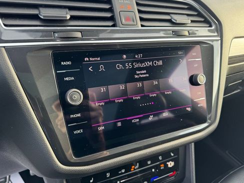 Used 2022 Volkswagen Tiguan SEL R-Line image 25