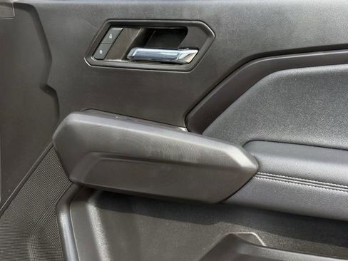 Used 2024 Chevrolet Colorado LT RWD image 30