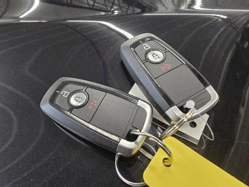 Used 2025 Ford Escape Active AWD/4WD image 26
