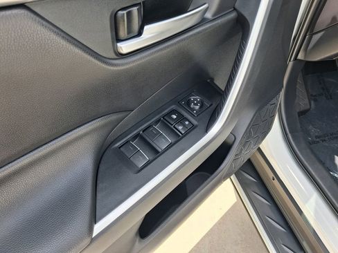 Used 2024 Toyota RAV4 XLE w/ Convenience Package image 16