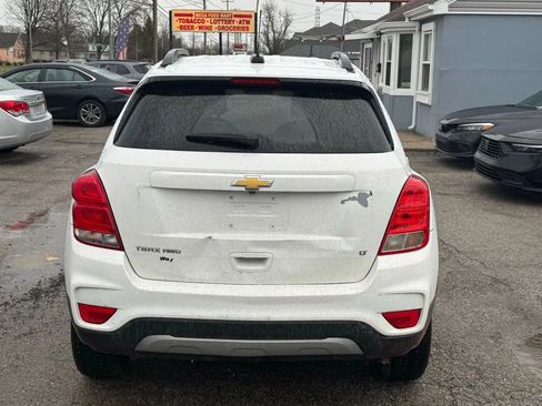 Used 2020 Chevrolet Trax LT AWD/4WD image 3