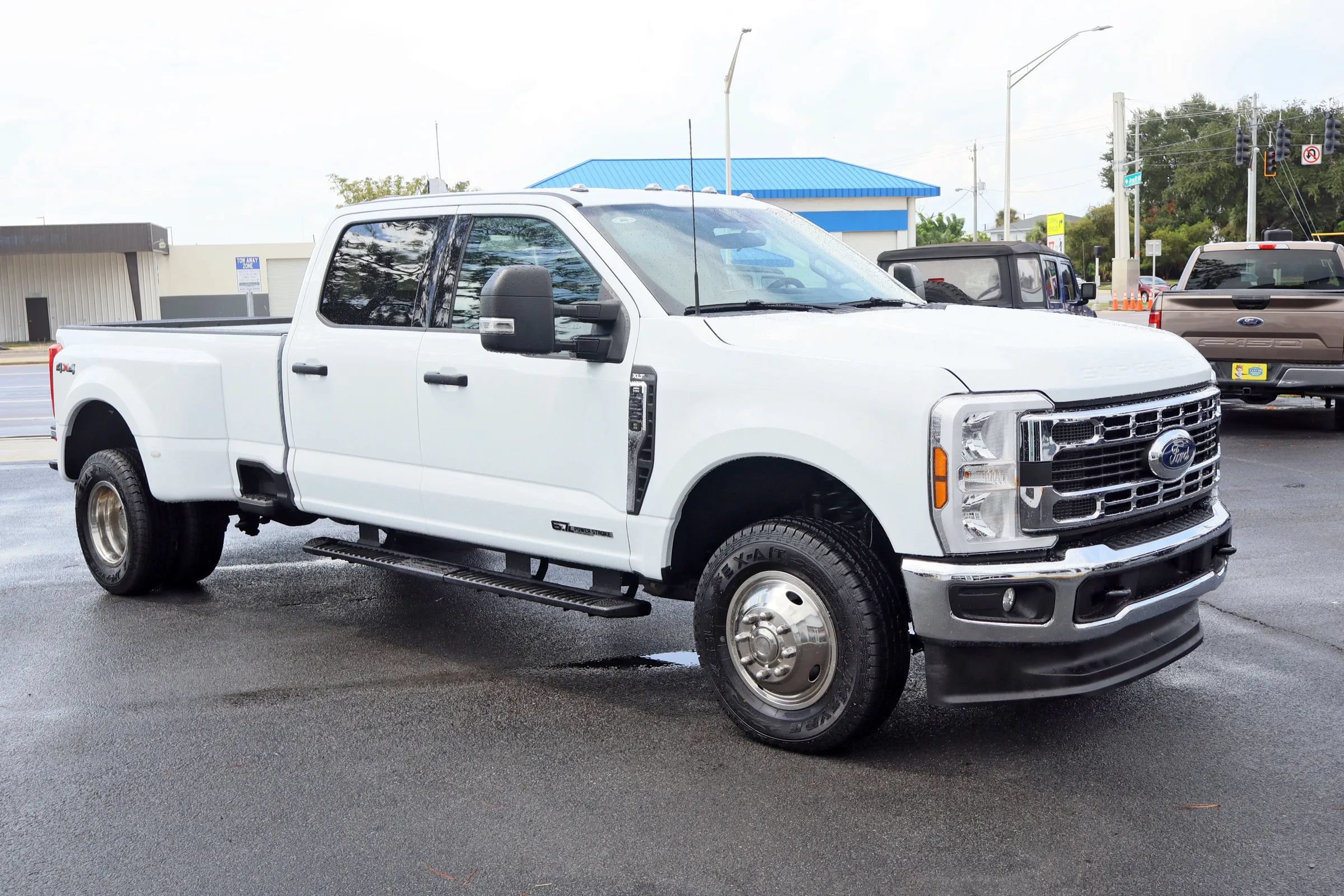 Used 2025 Ford F350 XLT AWD/4WD image 1