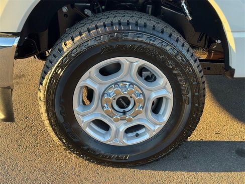 New 2026 Ford F250 XLT w/ FX4 Off-Road Package image 7