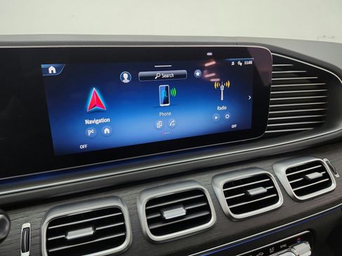 Used 2026 Mercedes-Benz GLS 450 4MATIC image 11