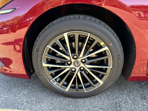 New 2025 Lexus ES 350 w/ Premium Package image 10