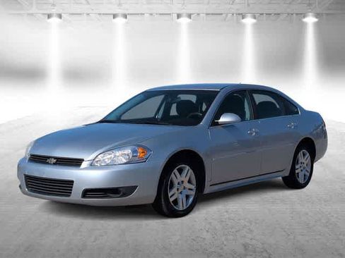 Used 2011 Chevrolet Impala LT FWD image 4
