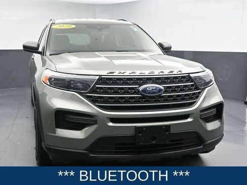Used 2020 Ford Explorer XLT w/ Comfort Package AWD/4WD image 4