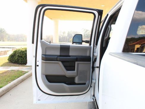 Used 2021 Ford F250 XL w/ Power Equipment Group image 29